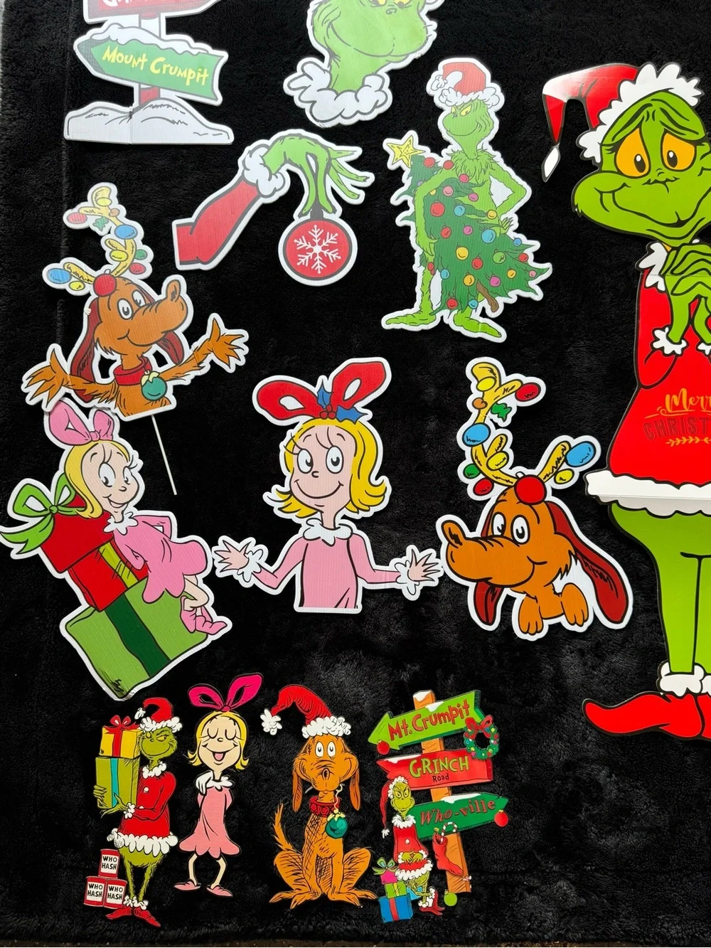 Grinch Holiday Yard Stakes — Green Decorative Characters Set